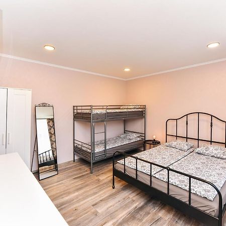 Meldernams Aparthotel Ventspils Bagian luar foto