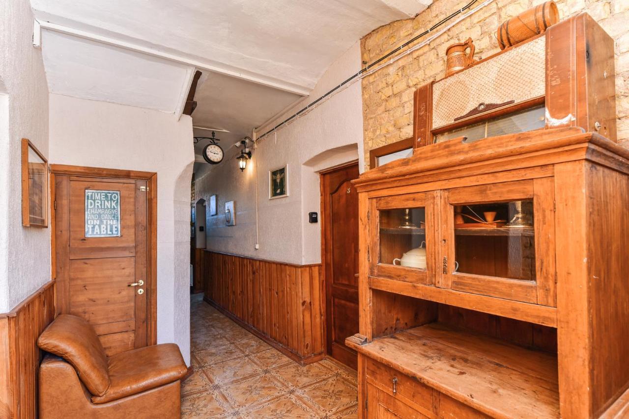 Meldernams Aparthotel Ventspils Bagian luar foto