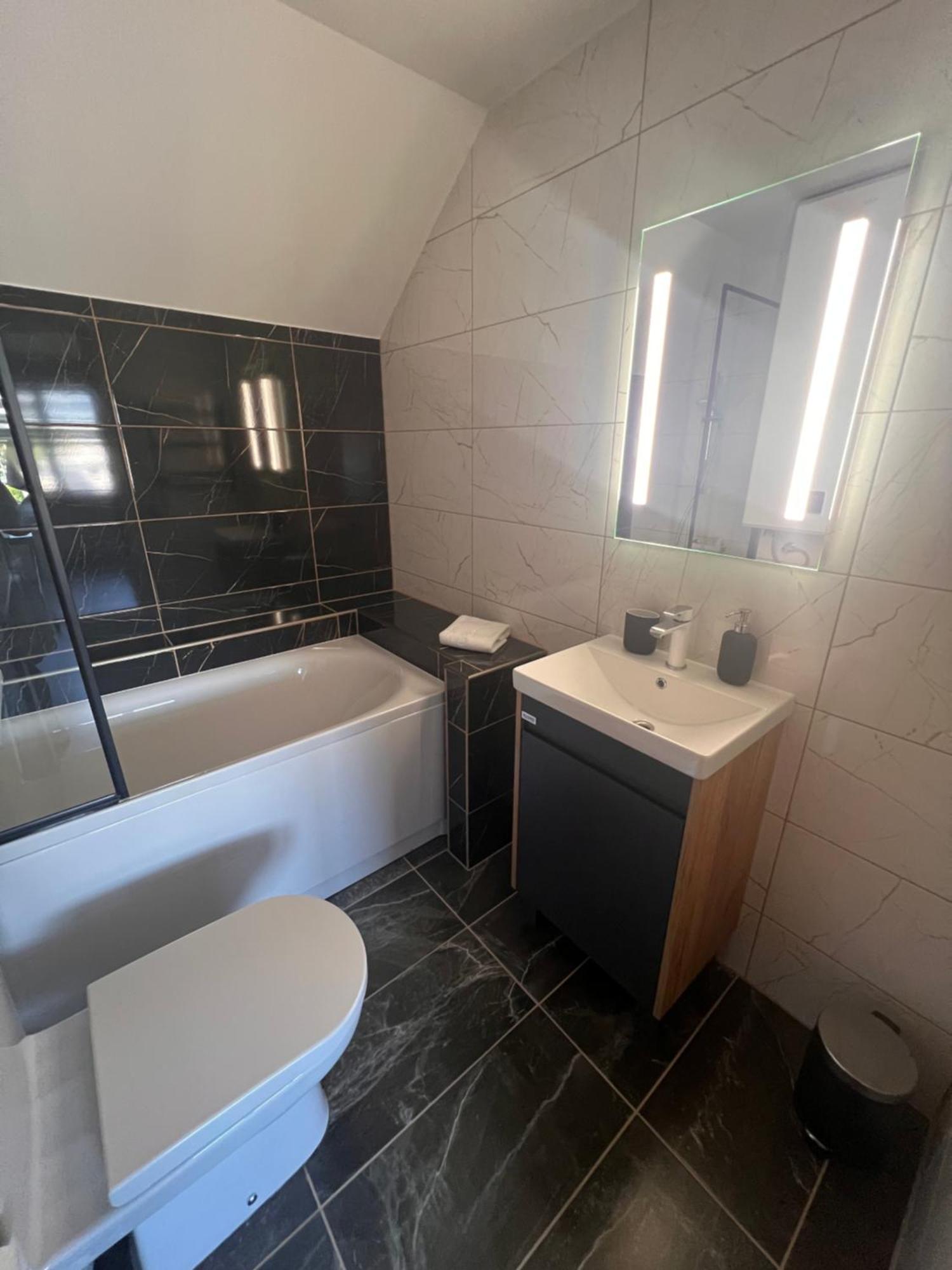 Meldernams Aparthotel Ventspils Bagian luar foto